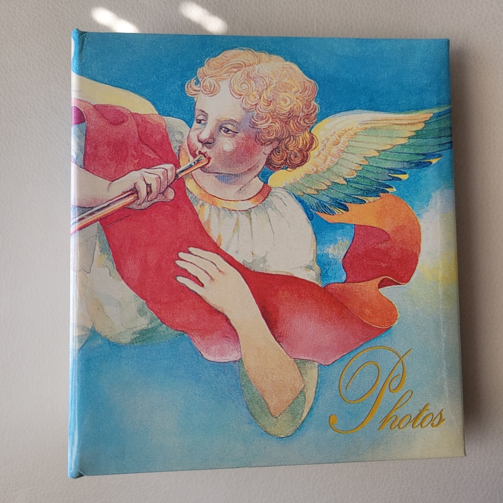 Photo Album ~ Angels ~ Holds 60 4x6 Photos ~ Pretty Cover ~ Like New